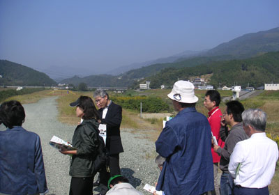 �����̐������󂯂�